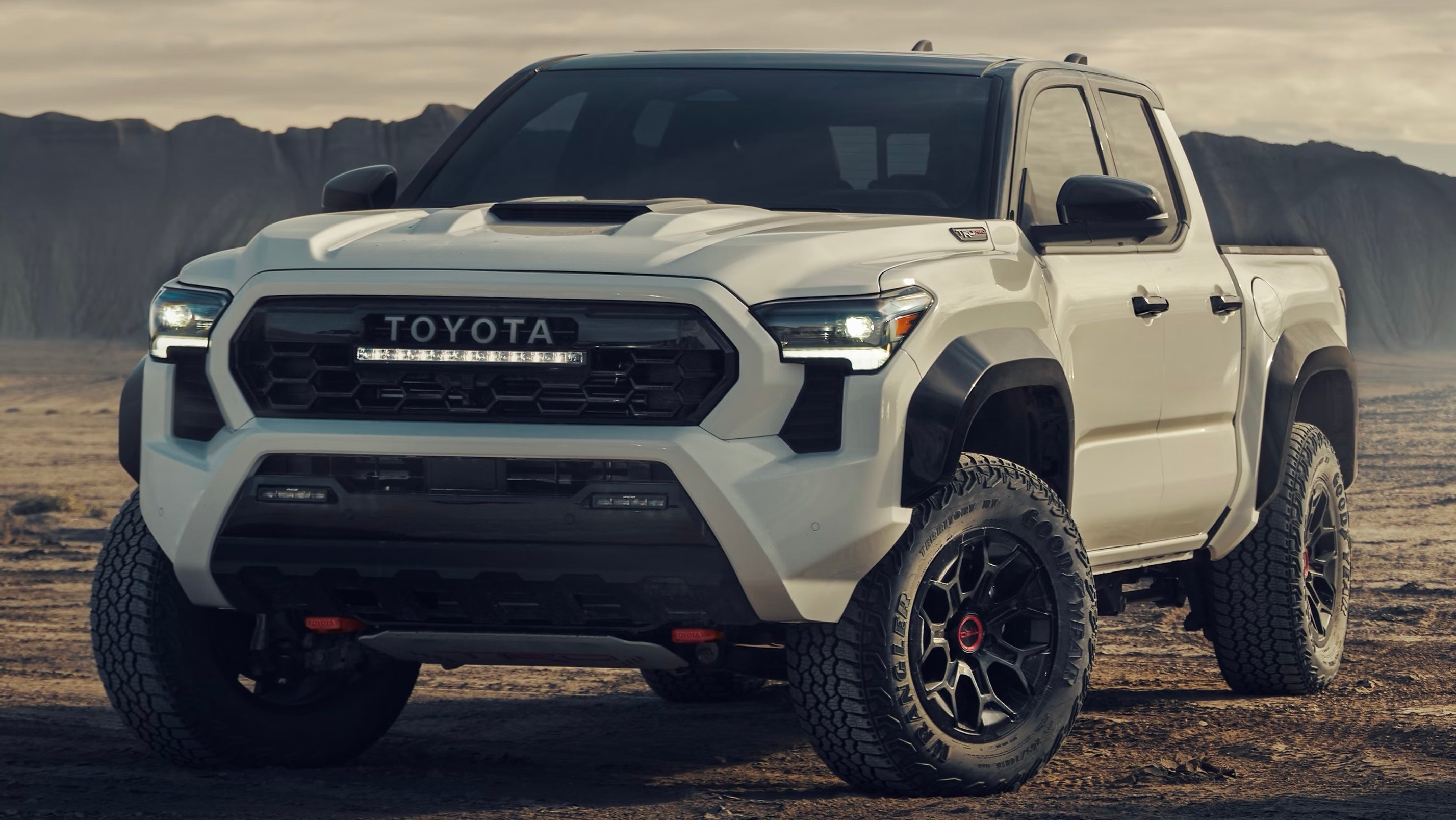 TOYOTA TACOMA 2024+