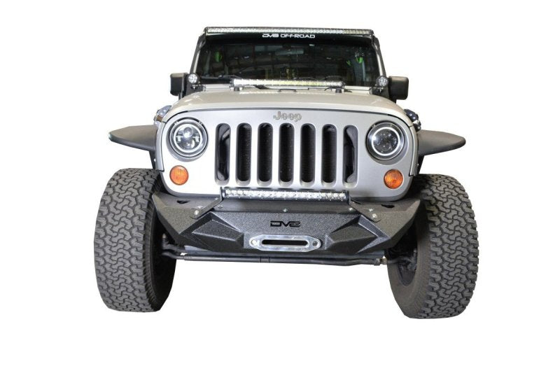 DV8 Offroad 07-18 Jeep Wrangler JK/JL Steel Stubby Front Bumper w/ Light Bracket & Winch Plate